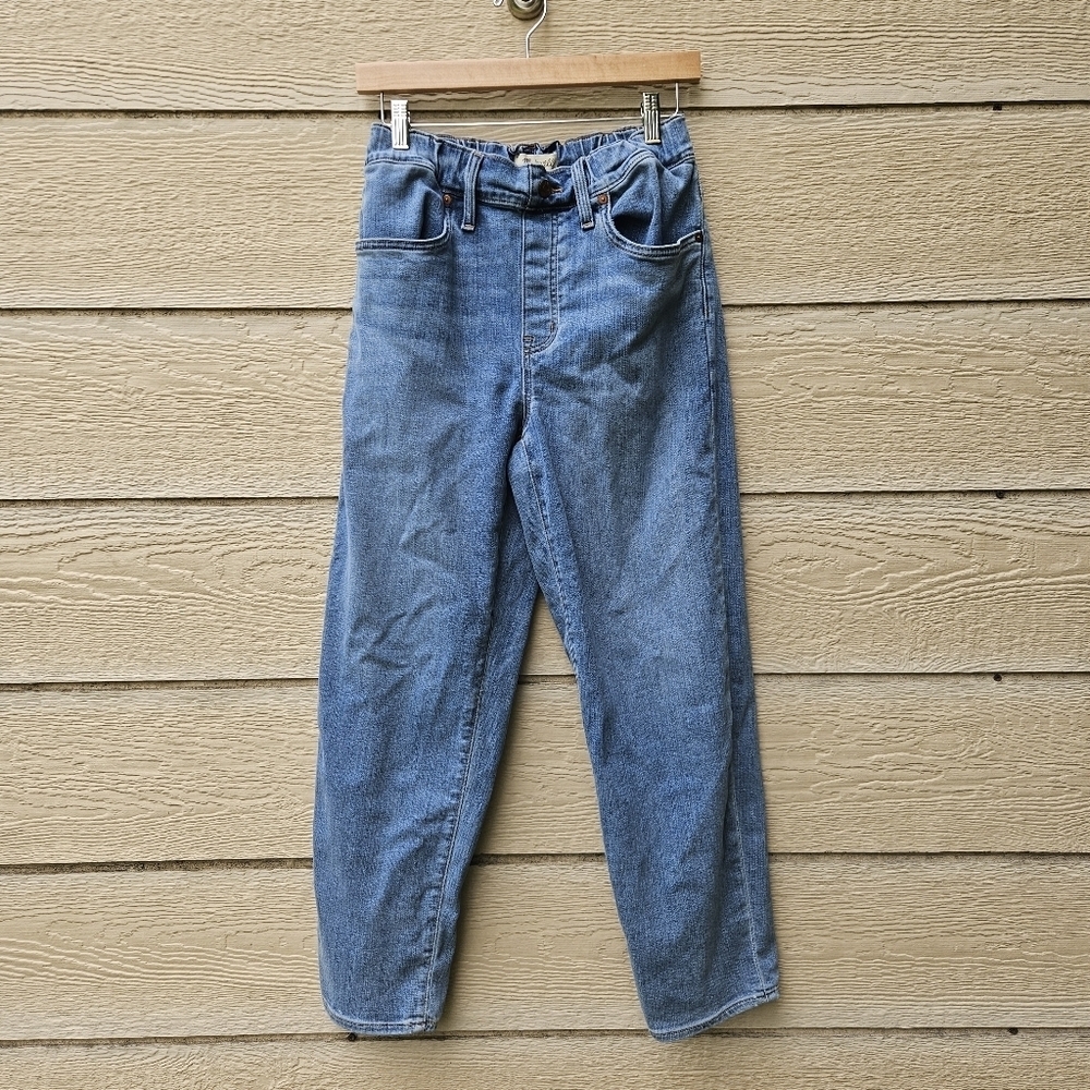 Madewell high waisted tapered pull-on jeans in Keefe wash size 26